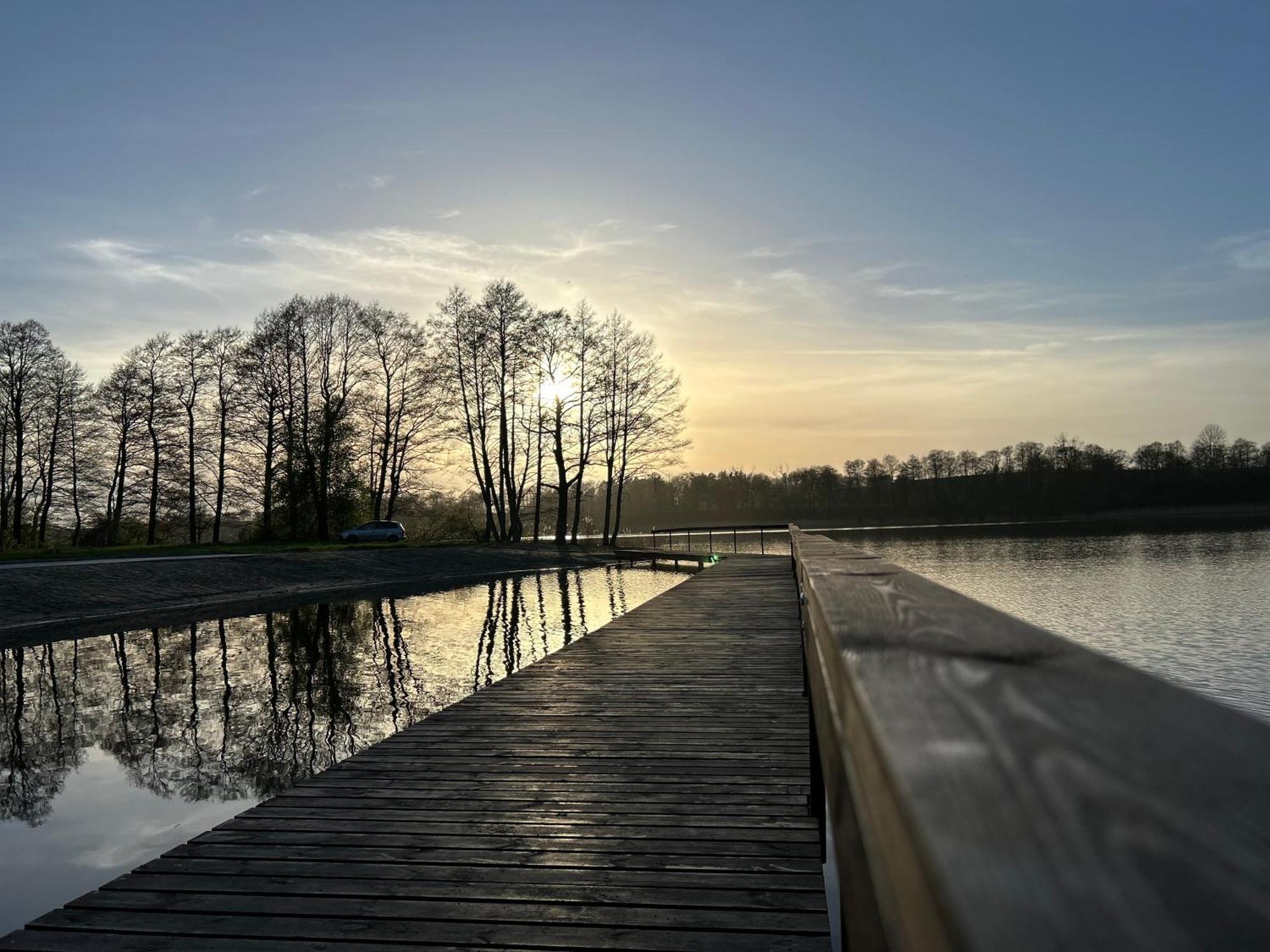 Caloroczny Domek Nad Jeziorem - Balia Z Jacuzzi Villa Balewo  Luaran gambar